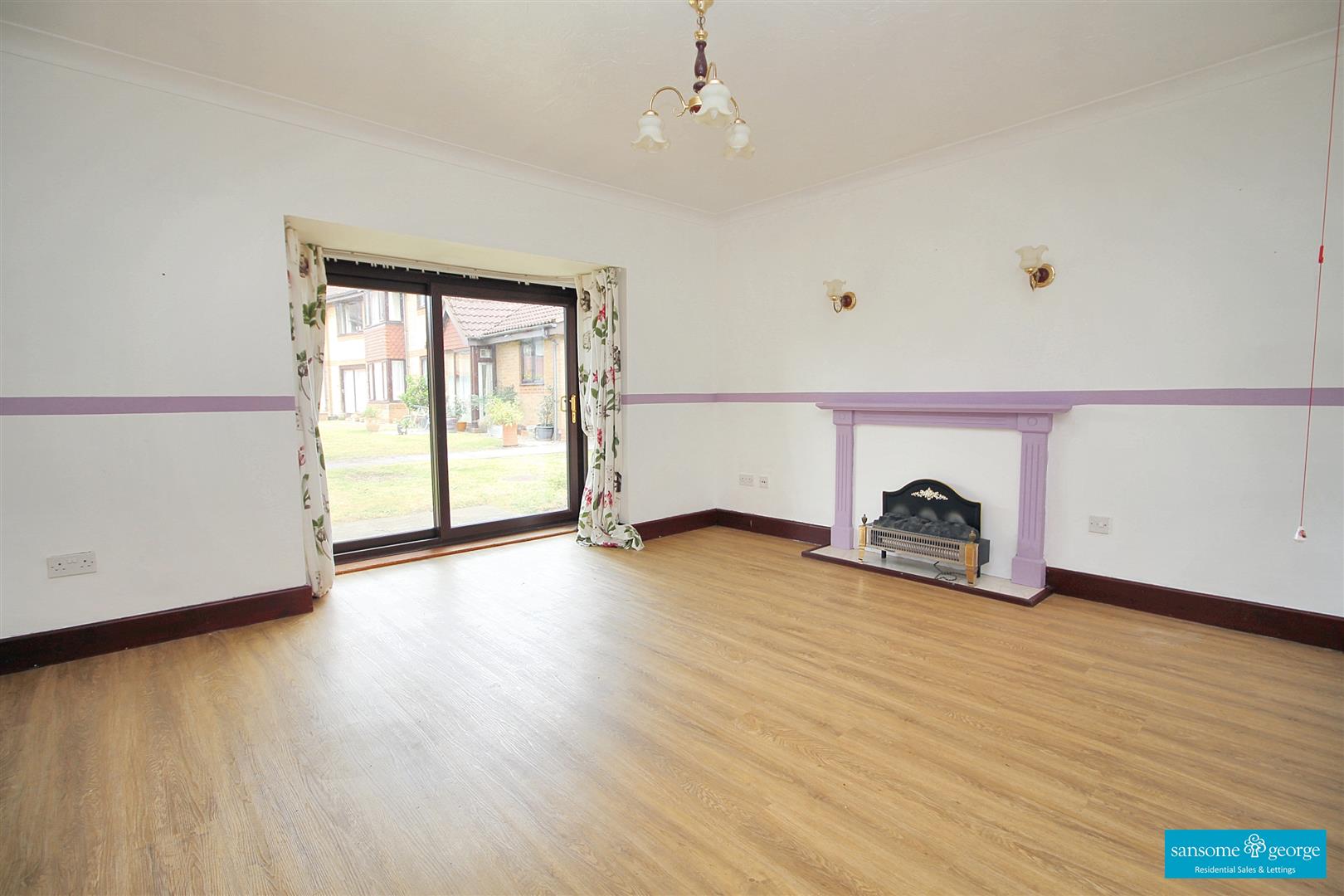 2 bed property in Burrcroft Court, Reading